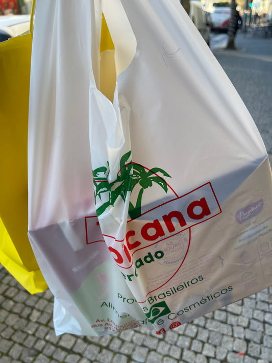 Saco de compras obrigatório para recolha